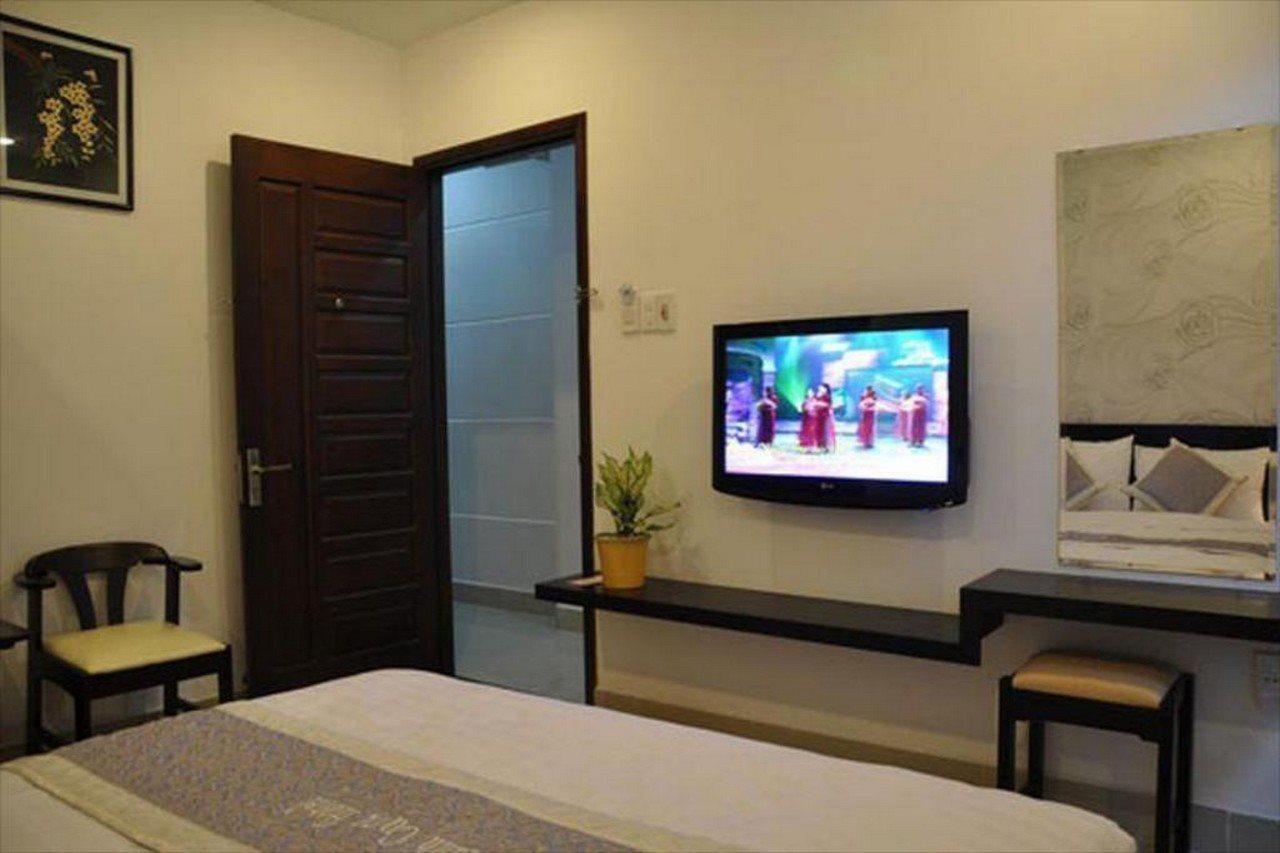 Manh Cuong Hotel Дананг Екстериор снимка
